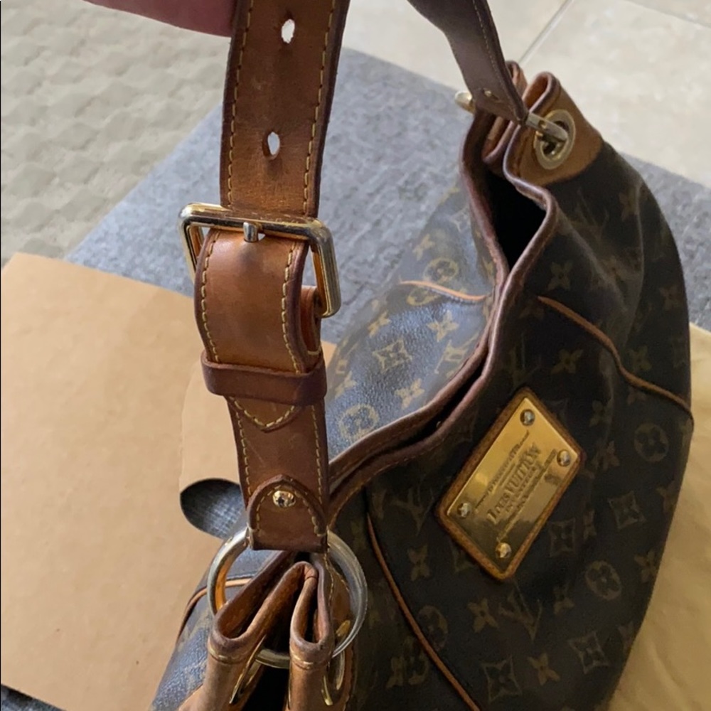 Louis Vuitton “Totally GM Damien Azur bag” - Picture 2 of 11